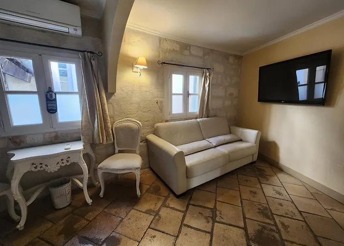 Hotel Du Palais Des Papes Aviñón